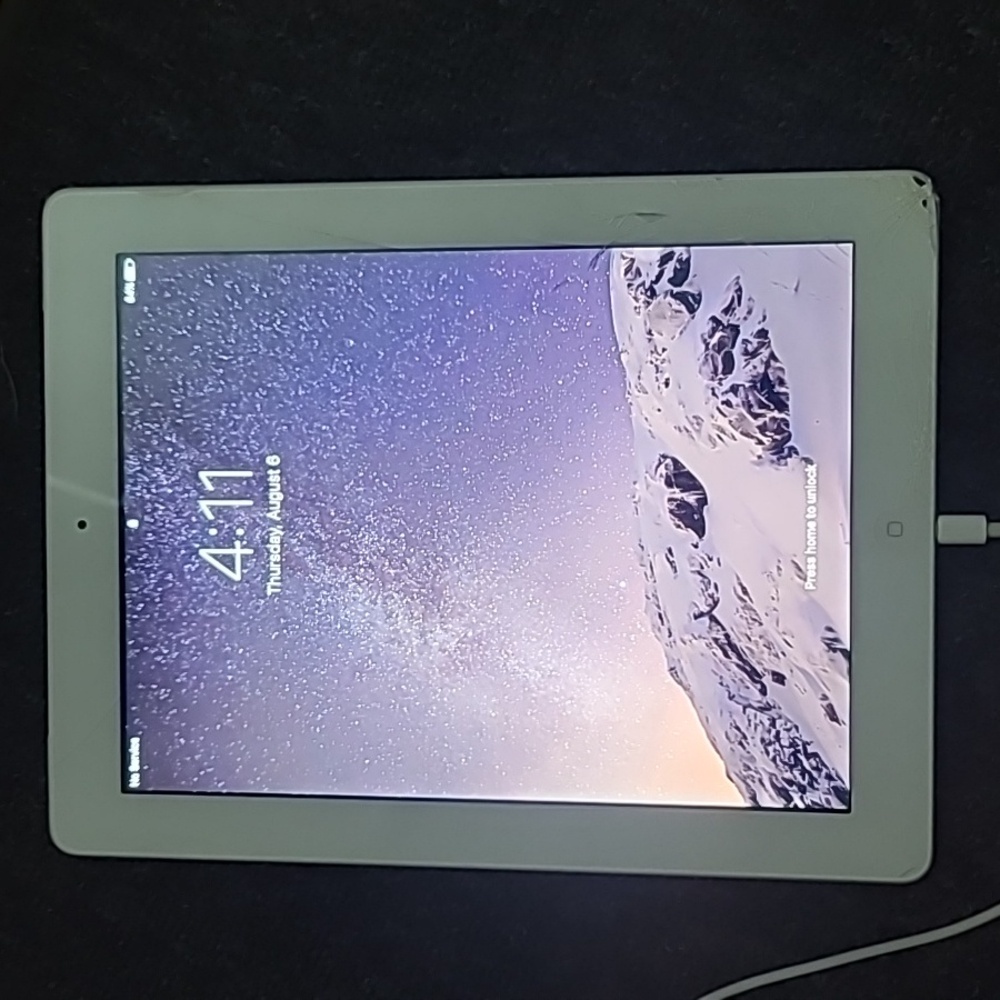 Apple iPad A1459 Cracked Screen Still Works 128 gb